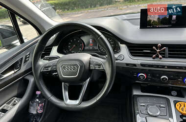 Внедорожник / Кроссовер Audi Q7 2018 в 