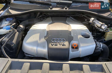 Внедорожник / Кроссовер Audi Q7 2010 в 