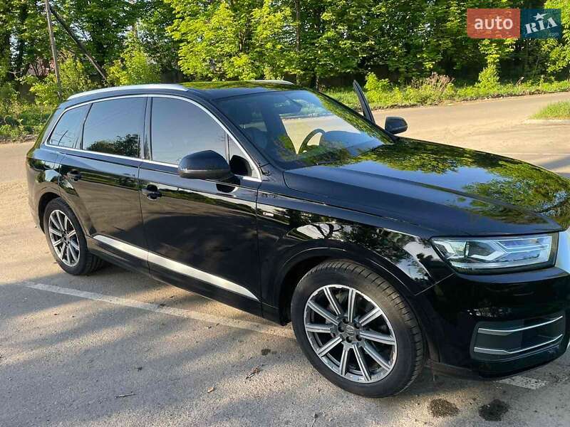 Внедорожник / Кроссовер Audi Q7 2017 в Полтаве