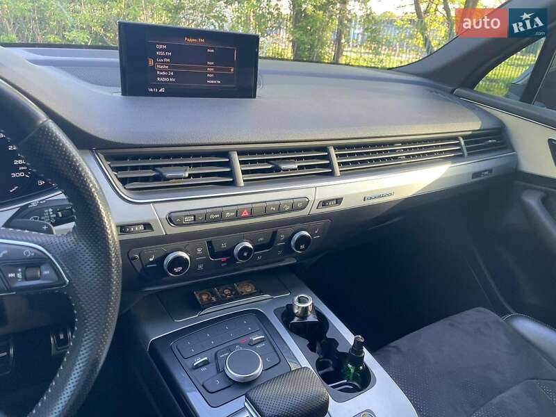 Внедорожник / Кроссовер Audi Q7 2017 в Полтаве