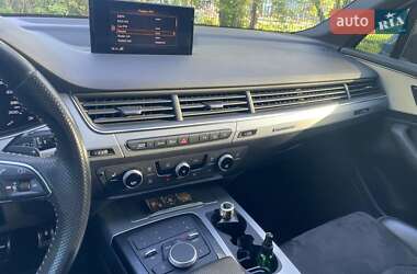 Позашляховик / Кросовер Audi Q7 2017 в 