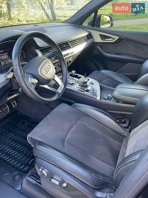 Внедорожник / Кроссовер Audi Q7 2017 в Полтаве