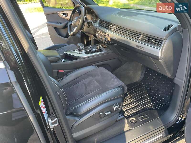 Внедорожник / Кроссовер Audi Q7 2017 в Полтаве