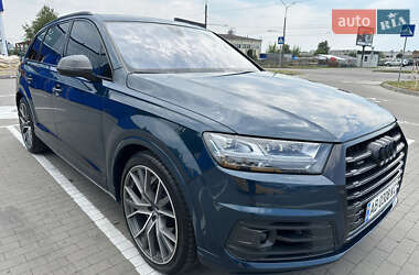 Позашляховик / Кросовер Audi Q7 2018 в 