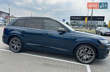 Позашляховик / Кросовер Audi Q7 2018 в 