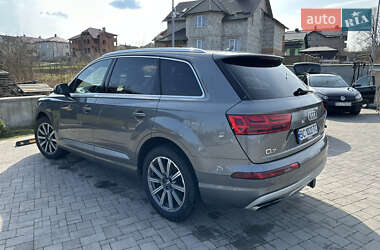 Позашляховик / Кросовер Audi Q7 2017 в 