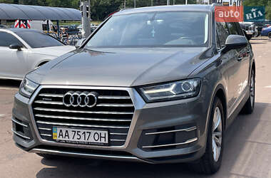 Позашляховик / Кросовер Audi Q7 2015 в 