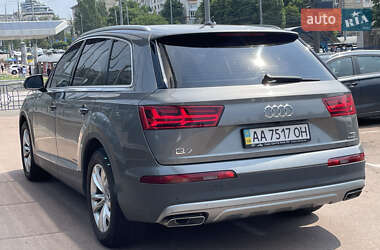 Позашляховик / Кросовер Audi Q7 2015 в 