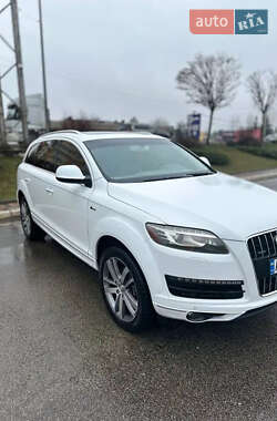 Позашляховик / Кросовер Audi Q7 2015 в 