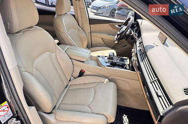 Внедорожник / Кроссовер Audi Q7 2017 в 