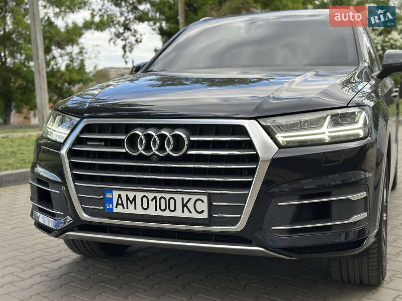 Позашляховик / Кросовер Audi Q7 2016 в Звягелі