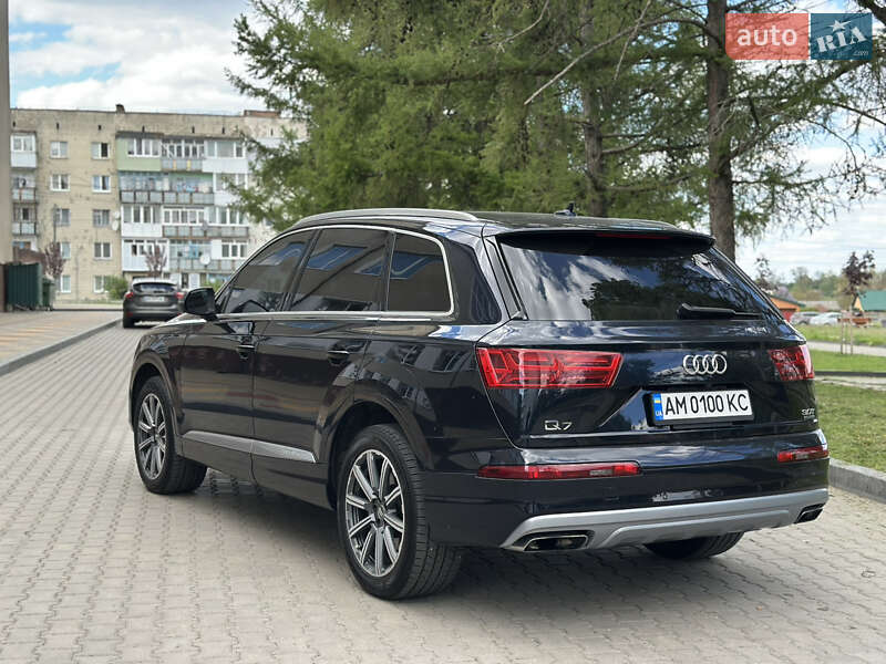 Позашляховик / Кросовер Audi Q7 2016 в Звягелі