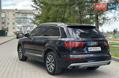 Внедорожник / Кроссовер Audi Q7 2016 в 