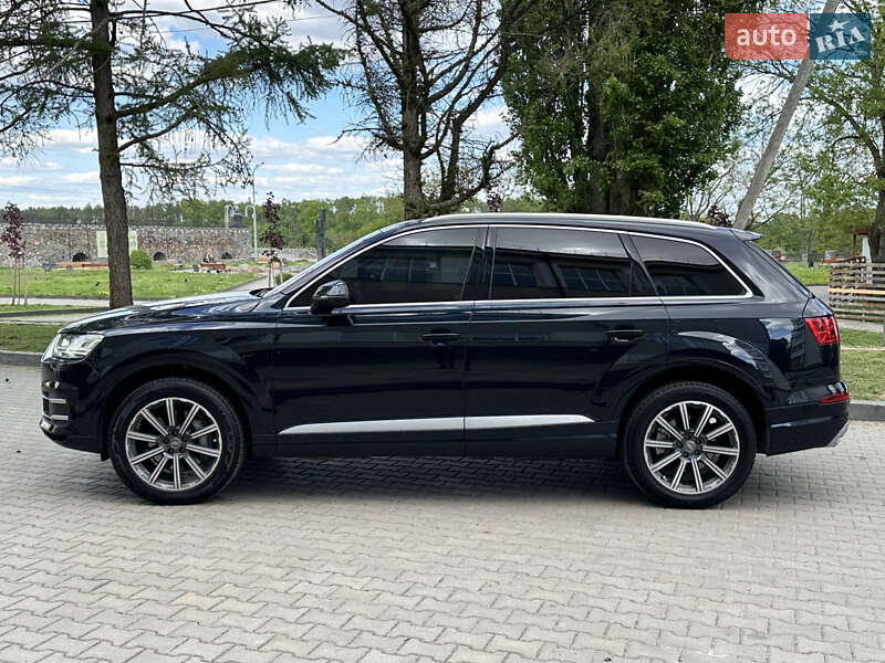 Позашляховик / Кросовер Audi Q7 2016 в Звягелі