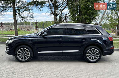 Внедорожник / Кроссовер Audi Q7 2016 в 
