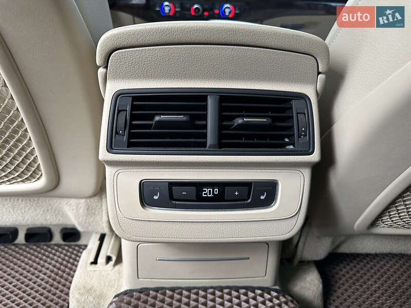Позашляховик / Кросовер Audi Q7 2016 в Звягелі