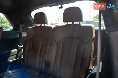 Позашляховик / Кросовер Audi Q7 2017 в 