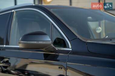 Позашляховик / Кросовер Audi Q7 2017 в 