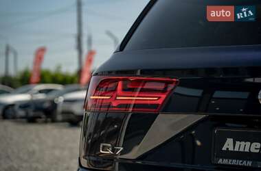 Позашляховик / Кросовер Audi Q7 2017 в 