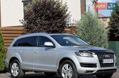Позашляховик / Кросовер Audi Q7 2011 в 