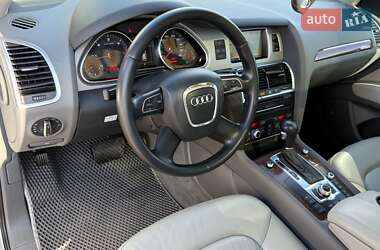 Позашляховик / Кросовер Audi Q7 2011 в 