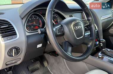 Позашляховик / Кросовер Audi Q7 2011 в 