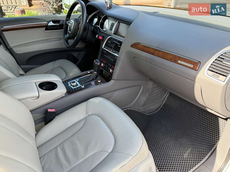 Внедорожник / Кроссовер Audi Q7 2011 в Киеве