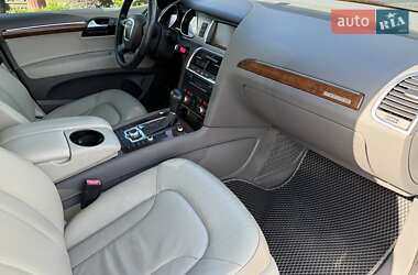 Позашляховик / Кросовер Audi Q7 2011 в 