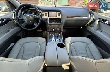 Позашляховик / Кросовер Audi Q7 2011 в 