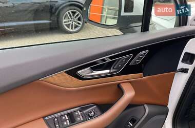 Позашляховик / Кросовер Audi Q7 2016 в 