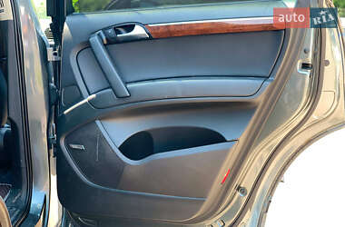 Внедорожник / Кроссовер Audi Q7 2012 в 