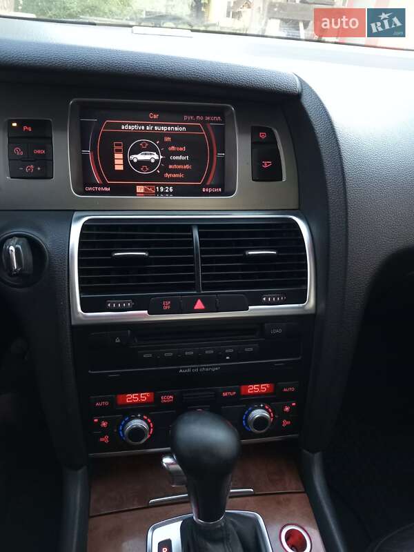 Позашляховик / Кросовер Audi Q7 2006 в Гайсину