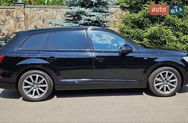 Позашляховик / Кросовер Audi Q7 2016 в 