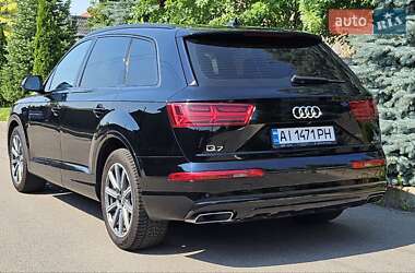 Позашляховик / Кросовер Audi Q7 2016 в 
