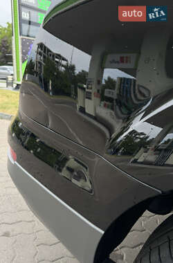 Позашляховик / Кросовер Audi Q7 2012 в 
