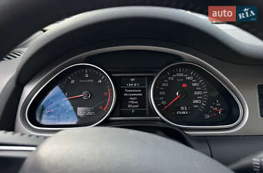 Позашляховик / Кросовер Audi Q7 2012 в 