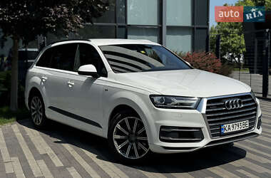 Внедорожник / Кроссовер Audi Q7 2017 в Киеве