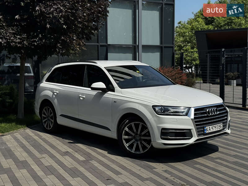Позашляховик / Кросовер Audi Q7 2017 в Києві