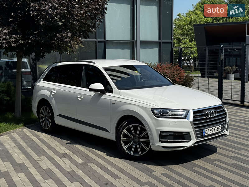 Позашляховик / Кросовер Audi Q7 2017 в Києві
