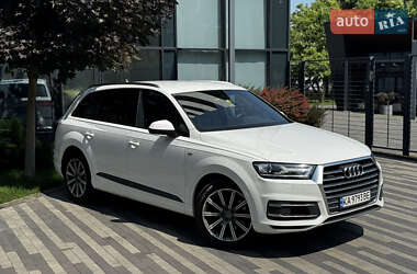 Позашляховик / Кросовер Audi Q7 2017 в 