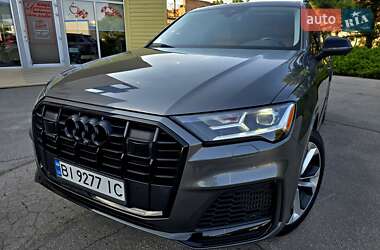 Позашляховик / Кросовер Audi Q7 2020 в 