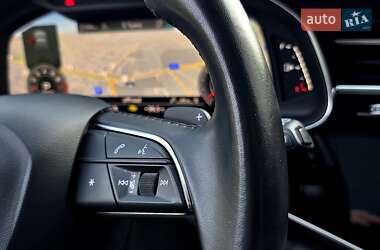 Позашляховик / Кросовер Audi Q7 2020 в 
