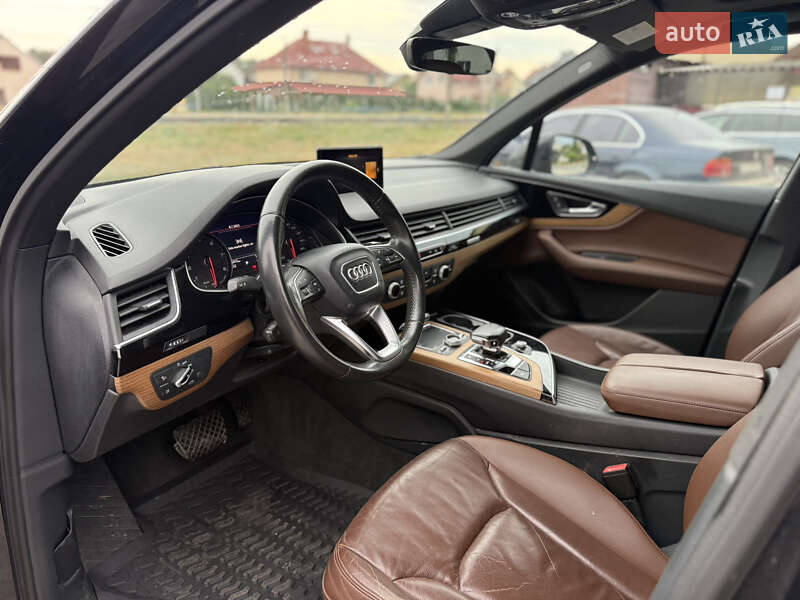 Позашляховик / Кросовер Audi Q7 2017 в Львові
