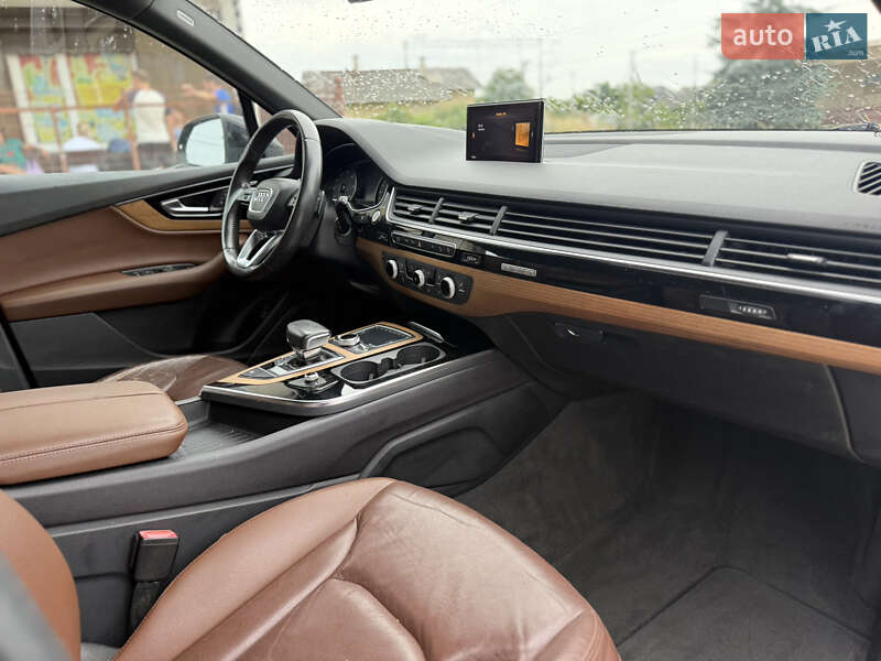 Позашляховик / Кросовер Audi Q7 2017 в Львові