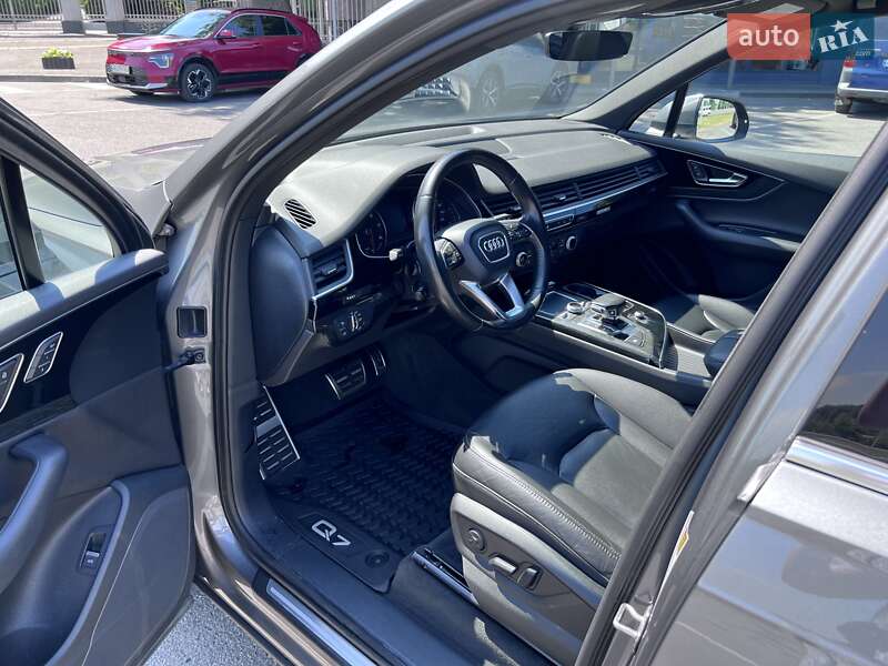 Позашляховик / Кросовер Audi Q7 2017 в Вінниці