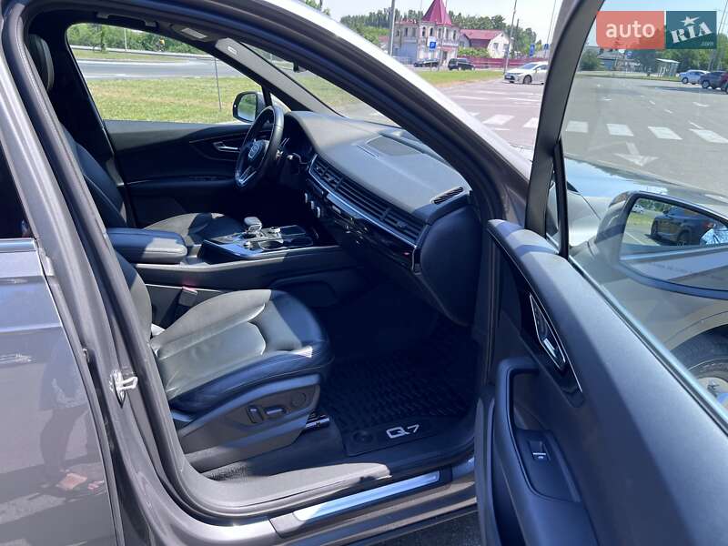 Позашляховик / Кросовер Audi Q7 2017 в Вінниці