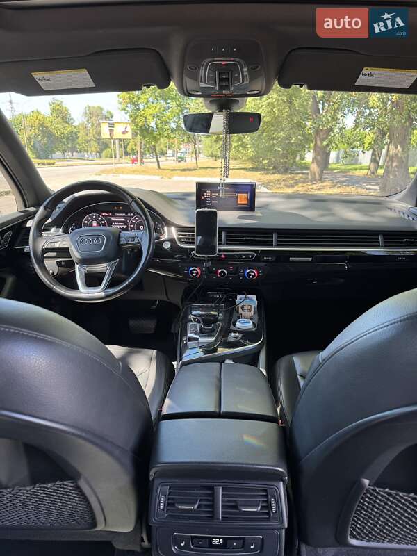 Позашляховик / Кросовер Audi Q7 2016 в Вінниці