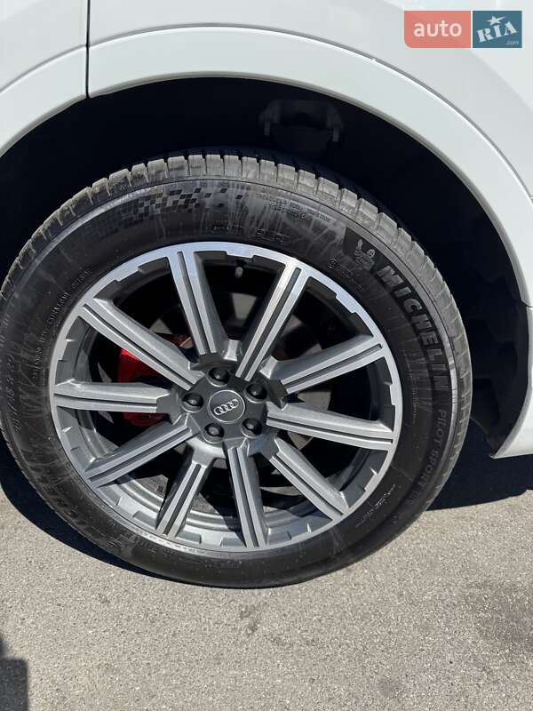 Позашляховик / Кросовер Audi Q7 2016 в Вінниці