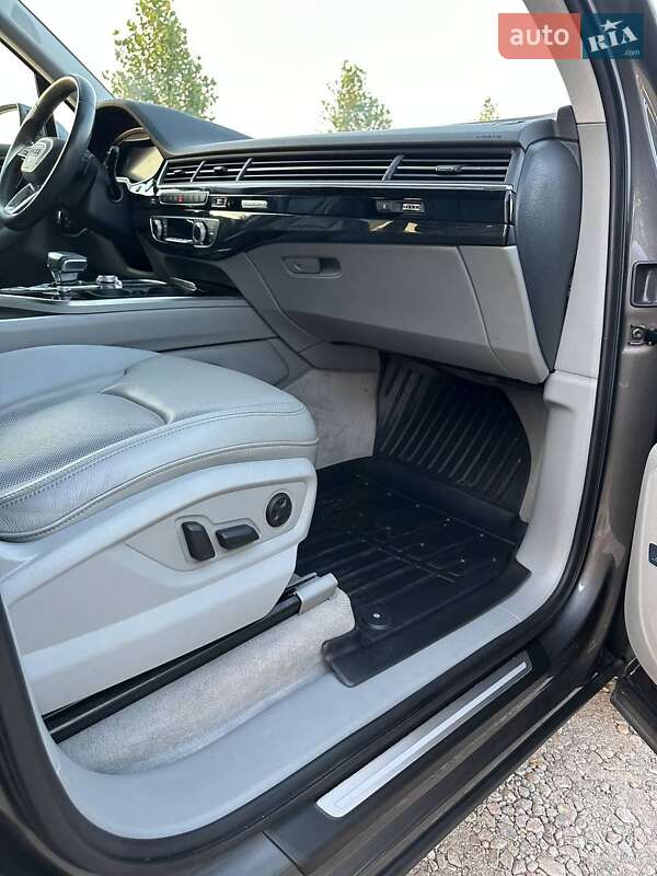 Внедорожник / Кроссовер Audi Q7 2019 в Одессе
