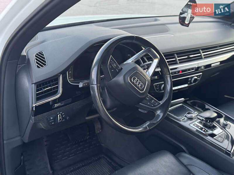 Позашляховик / Кросовер Audi Q7 2016 в Харкові